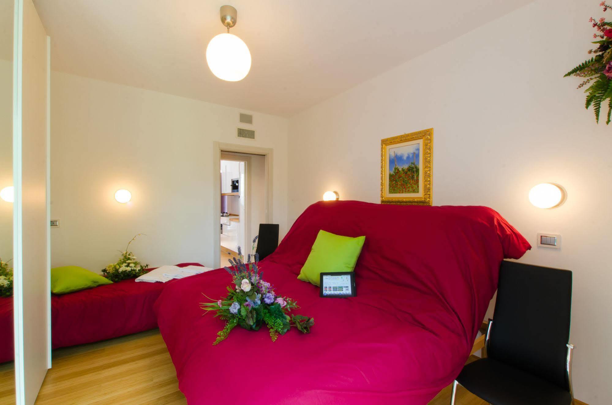 Wellness Suite Na' Canuna' Roddi Exterior foto